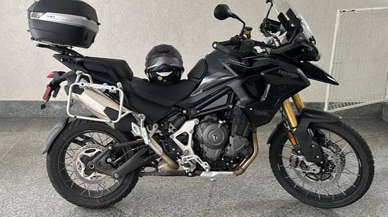 TRIUMPH TIGER 1200 BLACK EDITION TRIUMPH TIGER 1200 BLACK EDITION